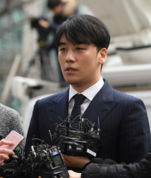 Hình phạt “phong sát” và sự nghiêm khắc đáng sợ từ thị trường giải trí Hàn, Trung
