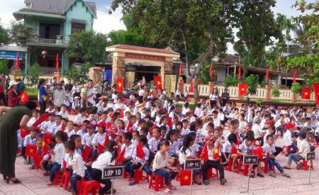 Nhiều trường học vùng lũ Hà Tĩnh vẫn chưa thể khai giảng