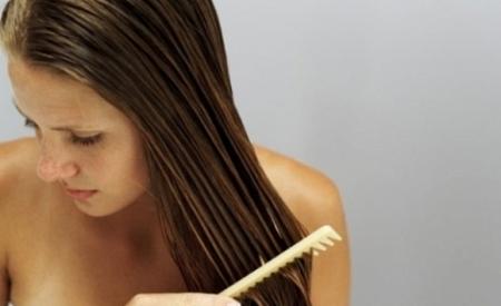 Bí quyết ngăn ngừa và chữa trị hiệu quả chứng tóc rụng lúc giao mùa