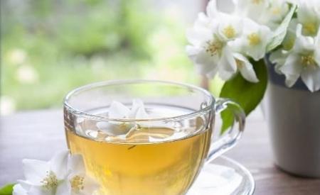 Phụ nữ không muốn già nhanh, uống 3 loại trà này thường xuyên sẽ giúp da trắng sáng và mềm mại hơn!