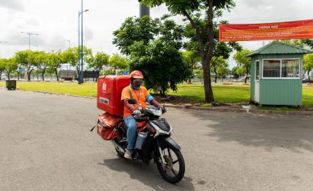Shopee nỗ lực giao hàng trong mọi tình huống giãn cách tại TP HCM  và các khu vực khác trên cả nước