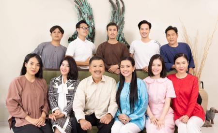 Nhà sản xuất Đoàn Minh Tài và Kristine Thảo Lâm bấm máy phim Thâm kế độc tình.