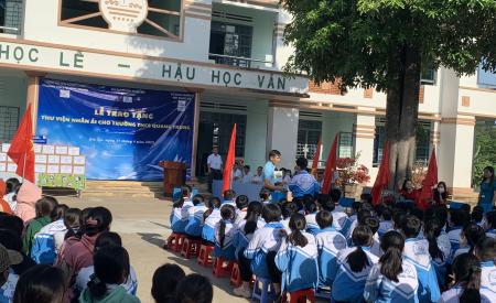 Bách Khoa Xây Dựng khóa 2000 cùng Chương trình Tủ sách nhân ái phát triển văn hóa đọc