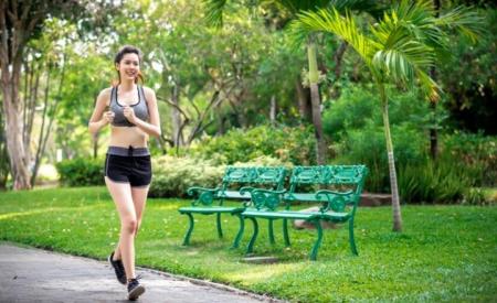 Chạy bộ vào buổi sáng hay buổi tối để giảm cân, giữ dáng hiệu quả