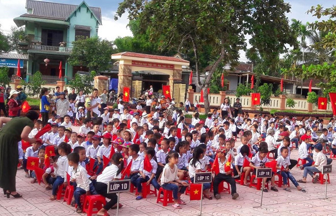 Nhiều trường học vùng lũ Hà Tĩnh vẫn chưa thể khai giảng